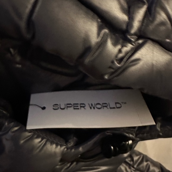 Aritizia (Super World) The Super Puff coat size Medium 
Color grey NWT - Picture 7 of 7